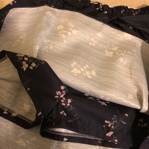 💜Navy Floral Print Skort with Bow - Picture 4 of 7